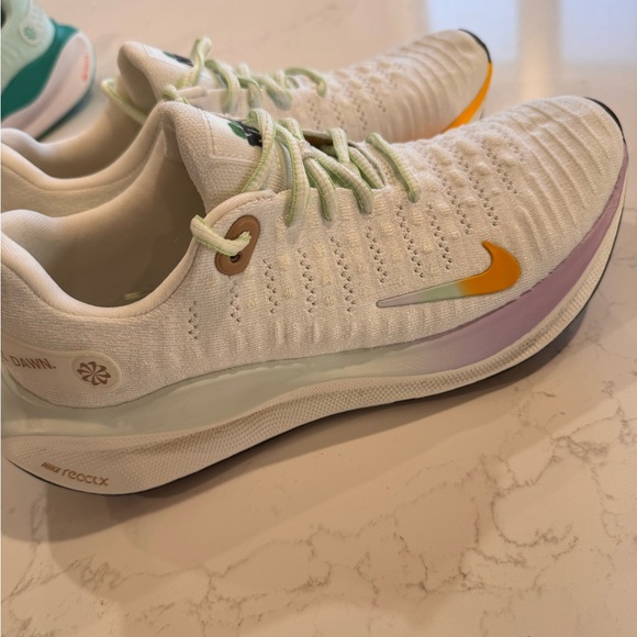 Nike White and Orange Athletic Shoes - Picture 2 of 13